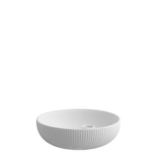 Moderný ručne robený kruhový keramický svietnik v tvare misky s držiakom na sviečku v bielej farbe.