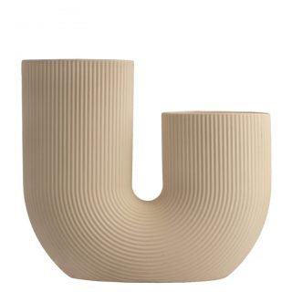 Moderná keramická váza v jednoduchom tvare U v béžovej farbe.