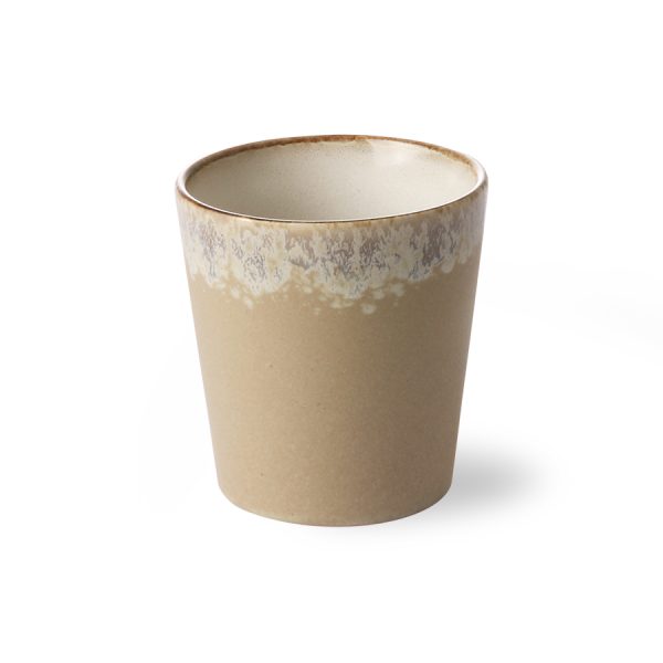 Dizajnový hrnček na kávu z kameniny inšpirovaný 70. rokmi ideálny do škandinávskej kuchyne. Objem 180 ml.