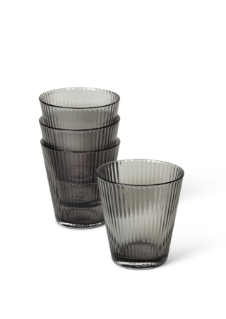 Sklenený pohár GRAND CRU patrí do kolekcie výrobkov Grand Cru, má objem 260 ml a je vyrobený z kvalitného tvrdeného dymového skla.