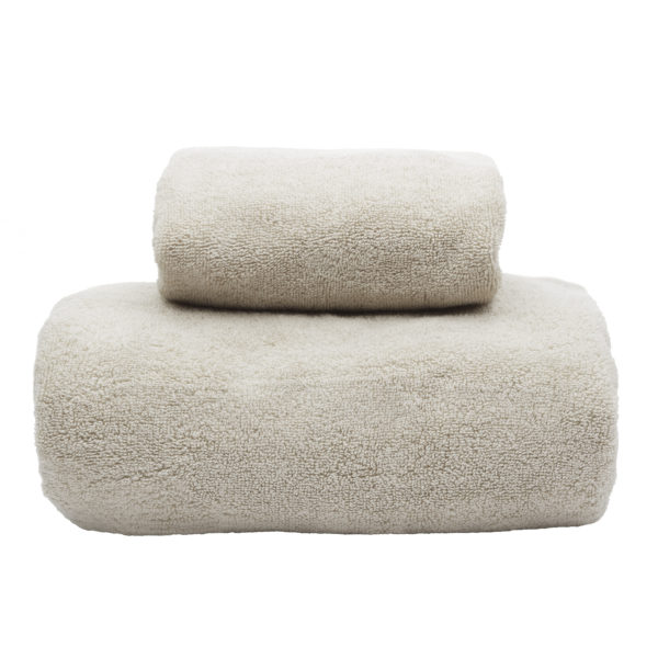 Froté uterák zo 100% organickej bavlny v pieskovej farbe o rozmere 90 x 150 cm.