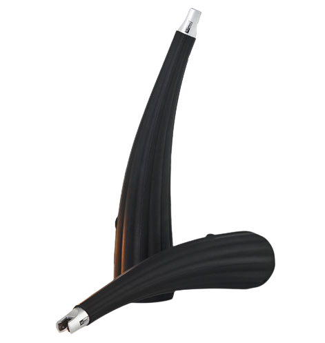 Dizajnový a ergonomický stolný USB zapaľovač z čierneho plastu a nehrdzavejúcej ocele s nabíjaním cez USB kábel vysoký 21,3 cm.