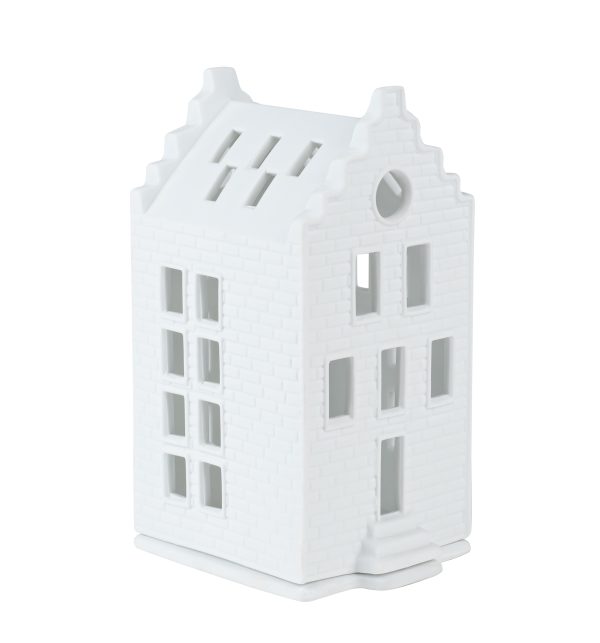 Krásny biely porcelánový svietnik v podobe tehlového domčeka z neglazovaného porcelánu. Vysoký 16 cm. Rozmer 7,5 x 8 cm.